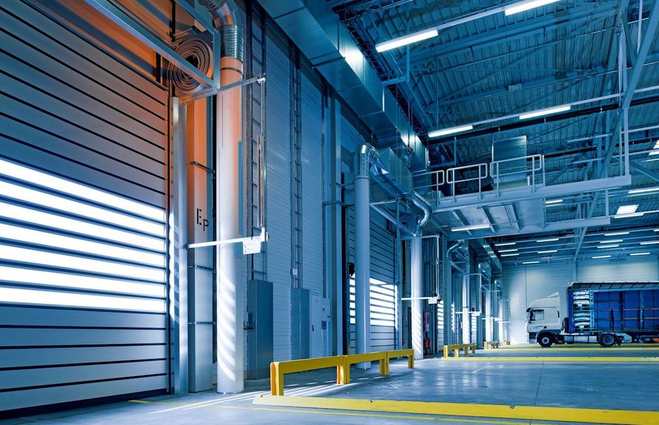 Жалюзи для складских помещений – надежно и удобно