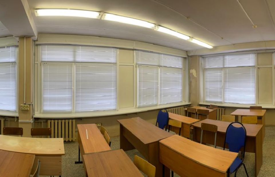 Горизонтальные жалюзи для учебного класса