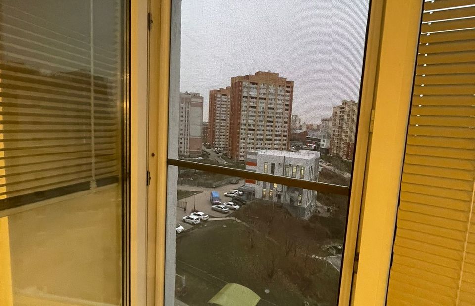 Москитная сетка встраиваемая VSN (Крыло) в белой фурнитуре
