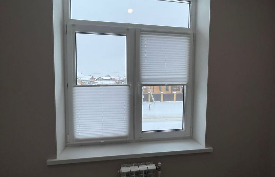 Плиссе белые в коттедж